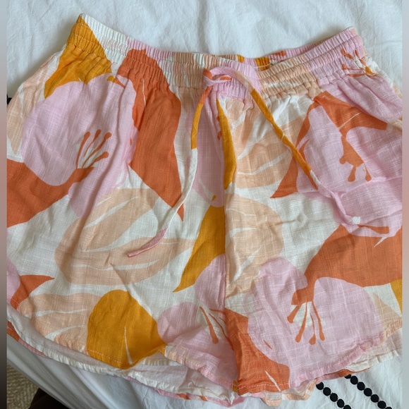 Leta Set - Picture 5 of 10